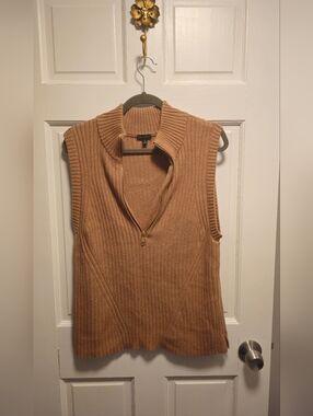 Talbots Ribbed Half-Zip Sweater Vest in a camel color. Size Xl